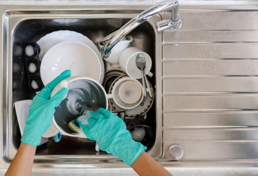 Merry Maids polishes silver dishware